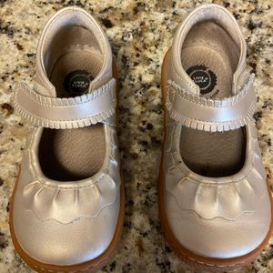 Livie and Luca size 10 Gold Mary Jane.